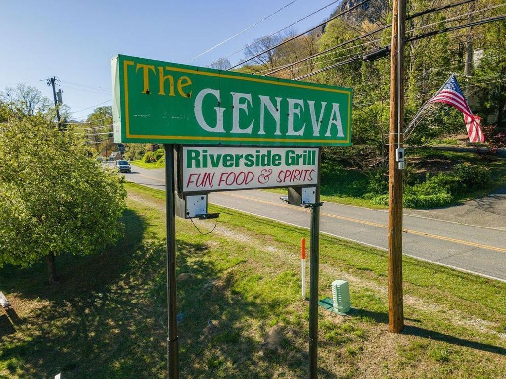 Geneva Hotel & Tiki Bar Chimney Rock Exteriér fotografie